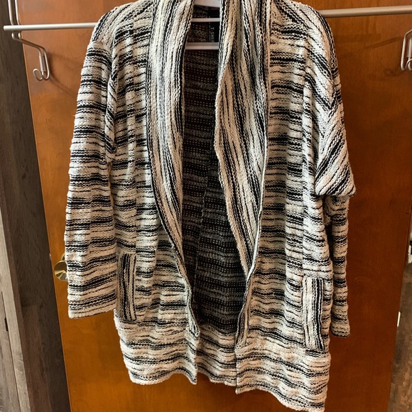 Dolan Open Front Verona Cardigan - Picture 2 of 4